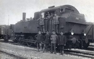 Reichsbahner vor Dampflok