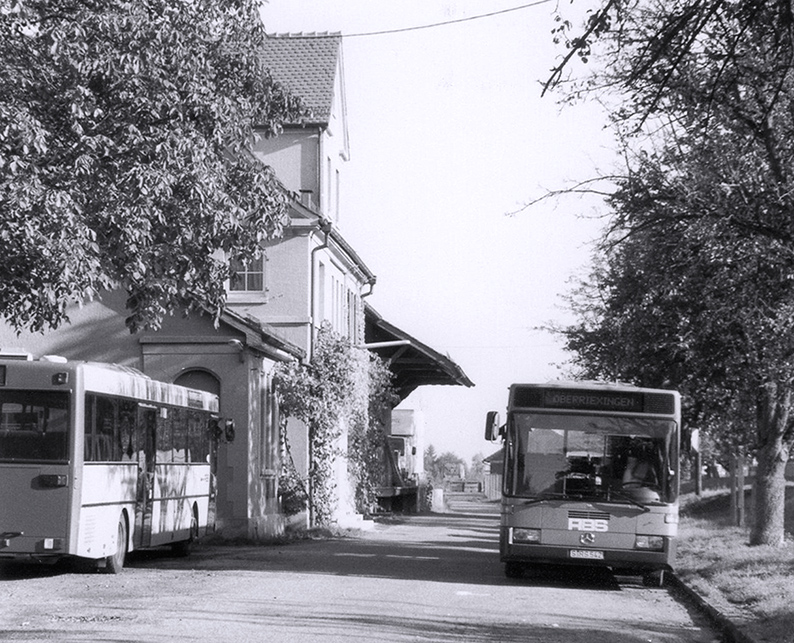 RBS-Busse am Bahnhof