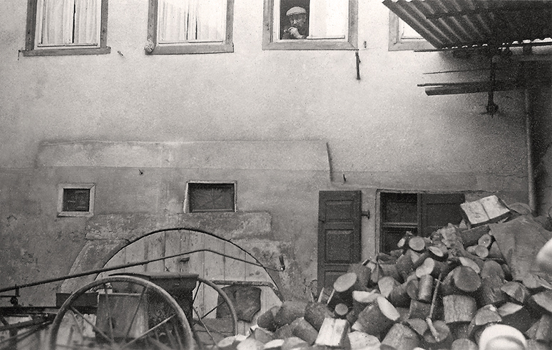 Schlossgasse 7 um 1940