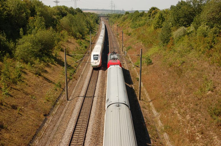 Schnellbahn-Graben