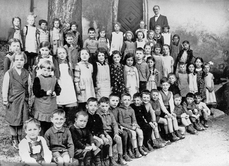 Schüler um 1936