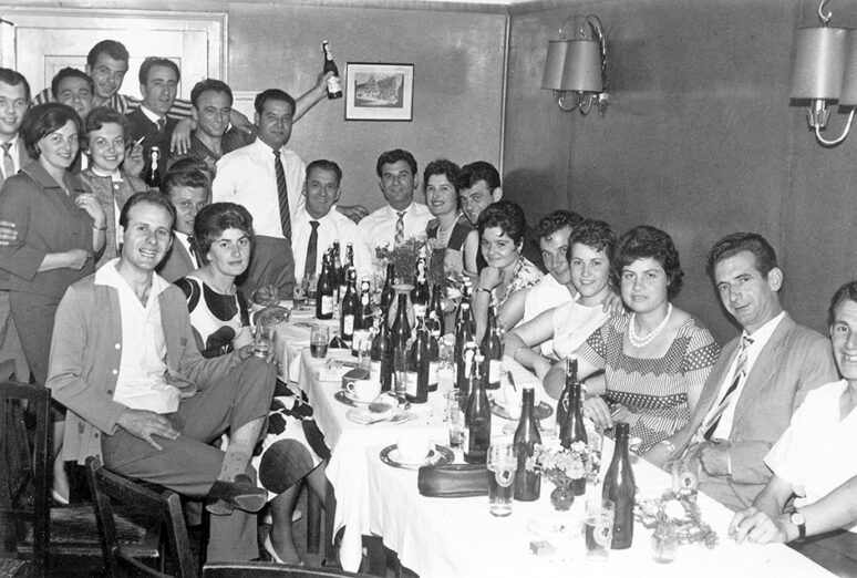 Griechen im Schellenhof