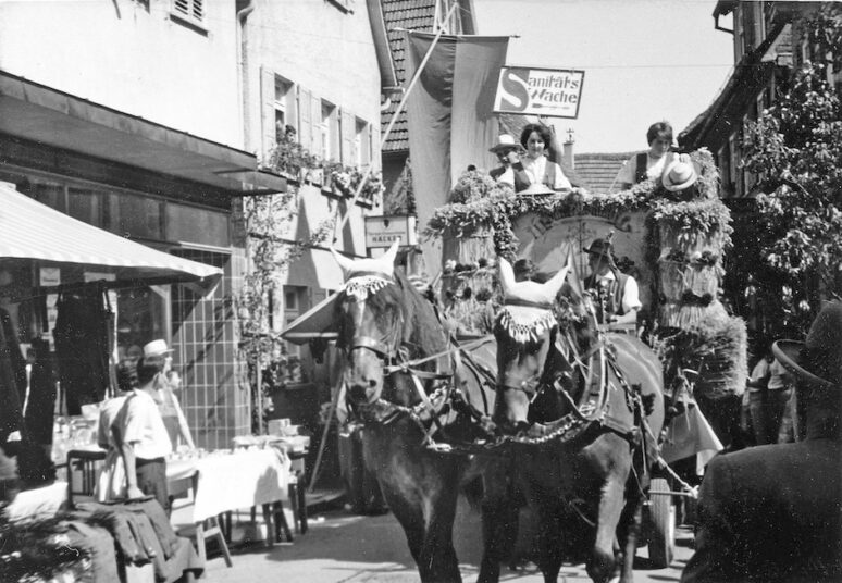 Festzug, Erntewagen